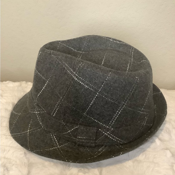 Hat - Picture 2 of 3